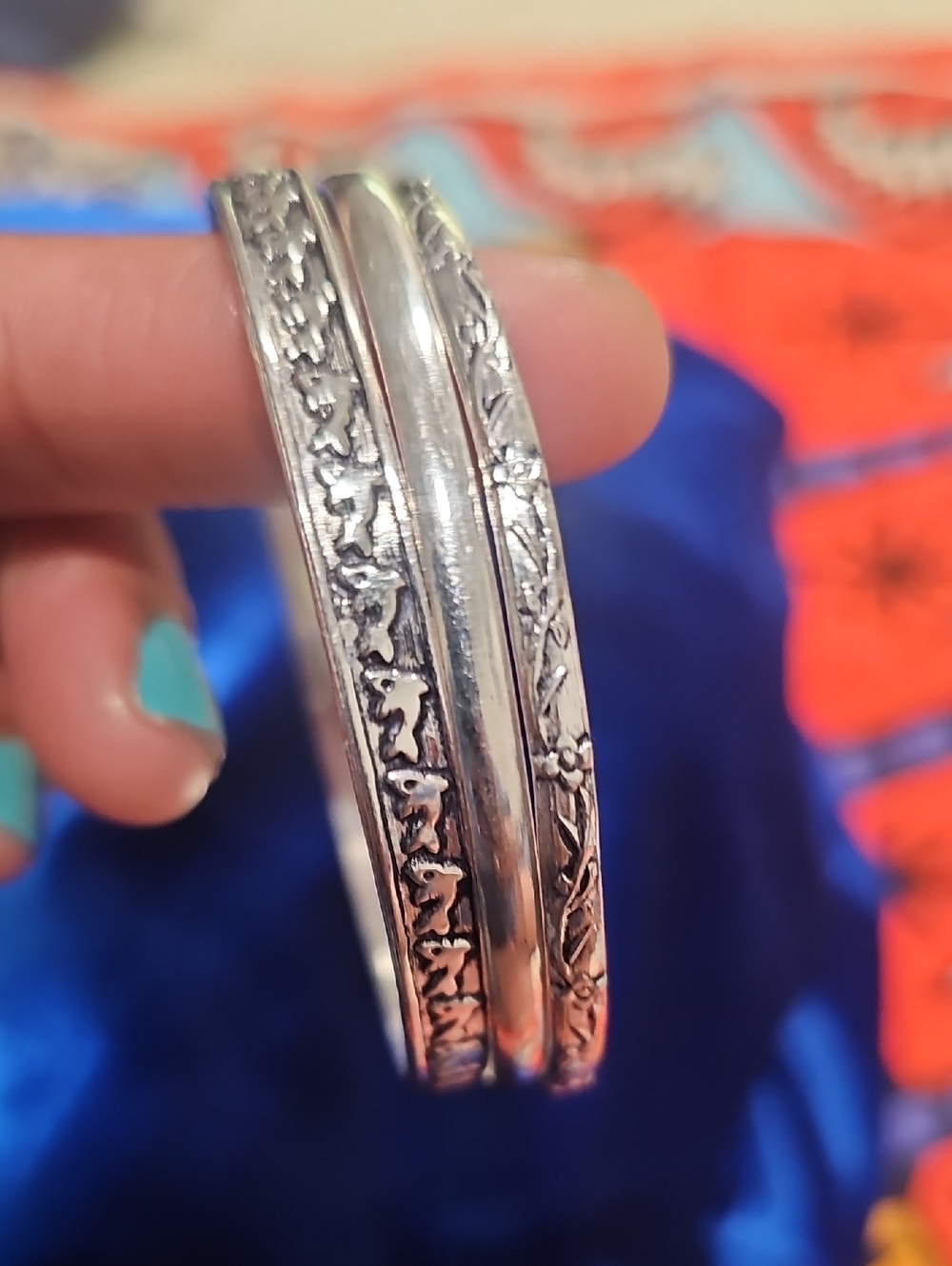 925 Sterling Silver Floral Etched Bangle Set Of Three Ladies Size 8 And New. - Picture 3 of 8